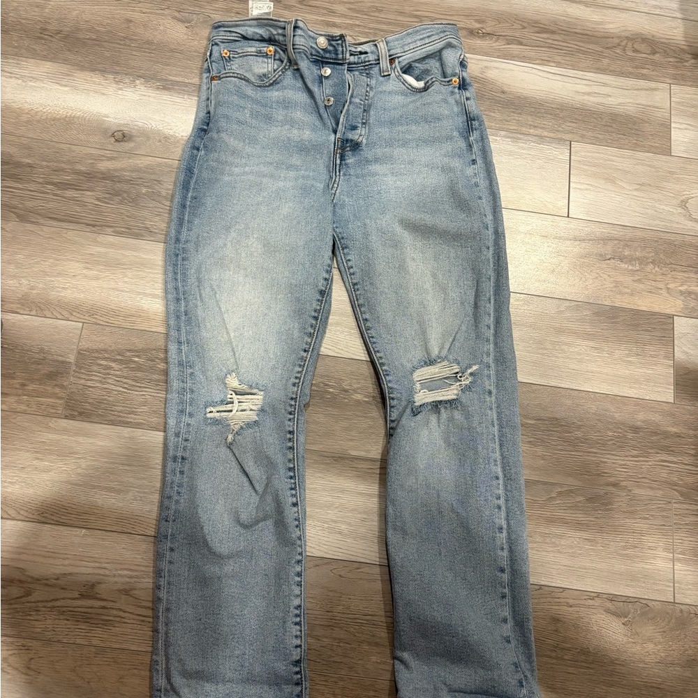 Levi Distressed Blue Jeans